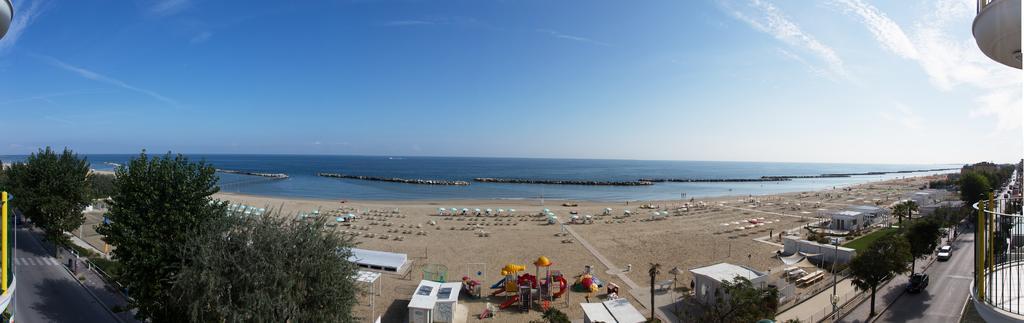 Hotel Platinum Rimini Exterior photo