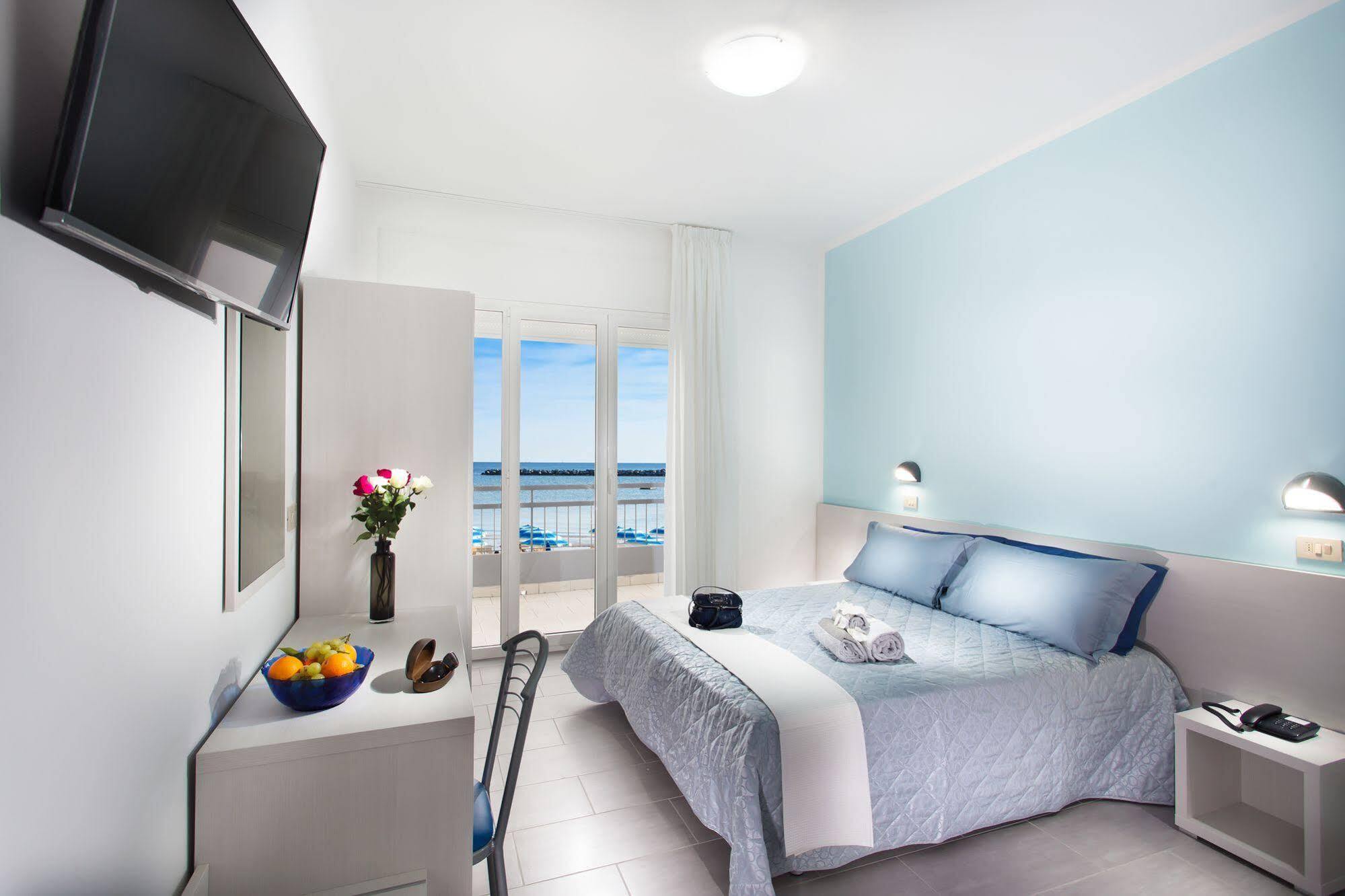 Hotel Platinum Rimini Exterior photo